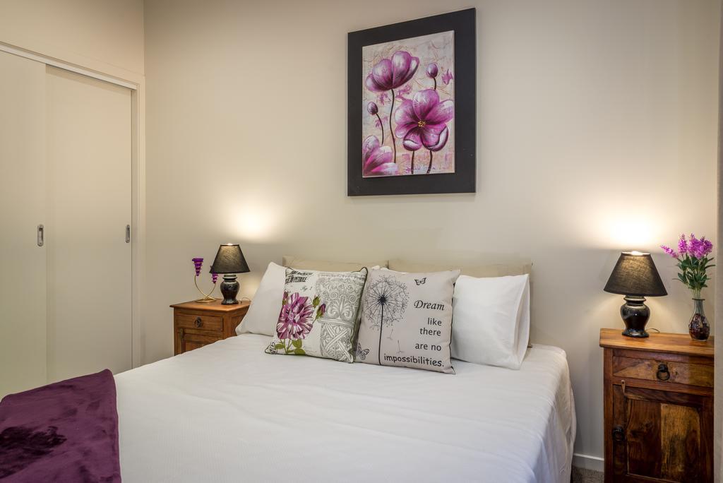 Babbling Brook Retreat Villa Limpinwood Room photo