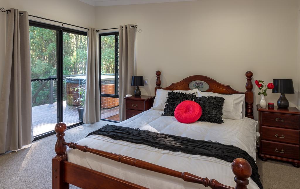 Babbling Brook Retreat Villa Limpinwood Room photo